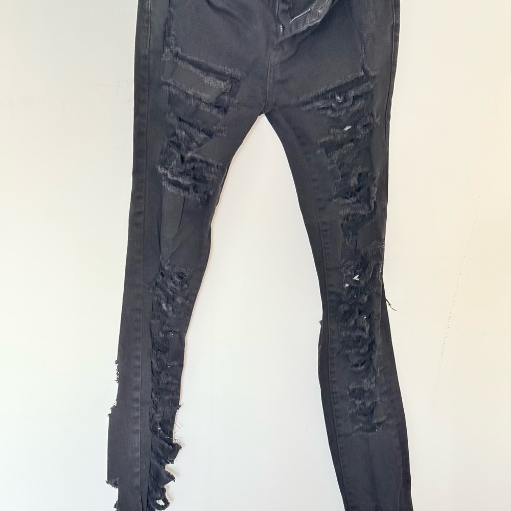 Women’s  Black Distressed Jeans